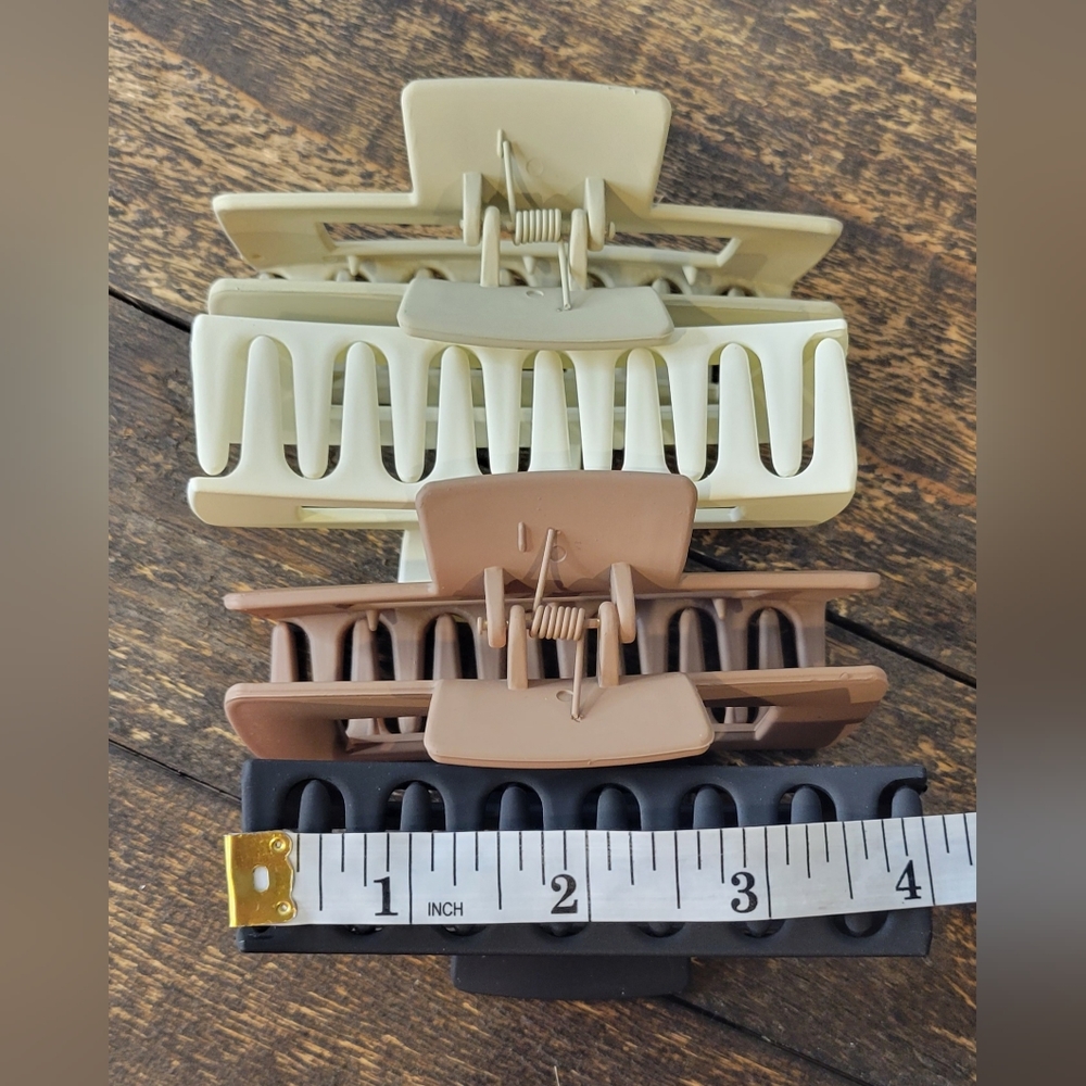 Ladies hair clips 4 pack - Picture 3 of 3